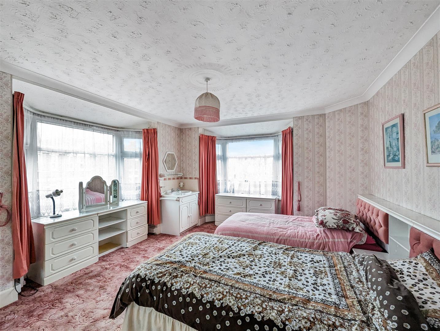 5 Bedroom House Garland Road, Poole